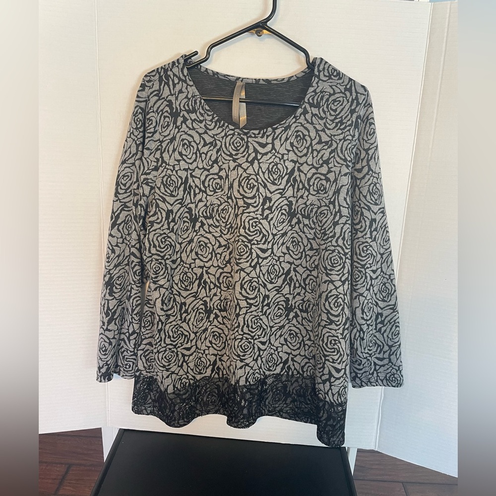 Plus size 1x Penningtons fancy blouse lace trim black